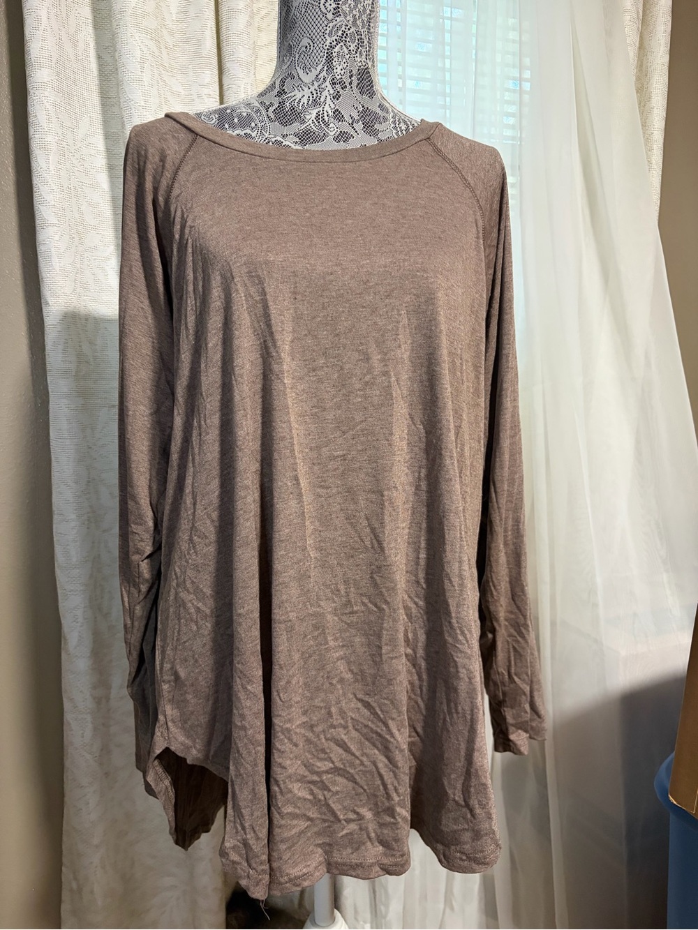 Long Sleeve Scoop Neck Tunic Tee in Taupe Brown, size 2XL great for leggings